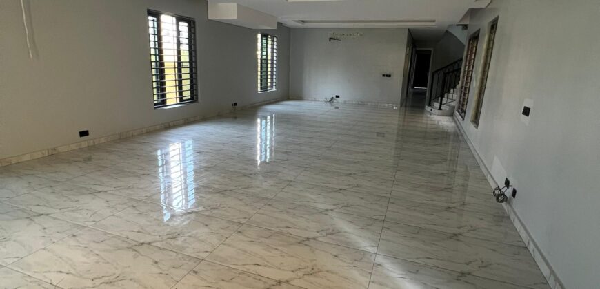 Luxurious 4 Bedroom Semi furnished Duplex for Sale