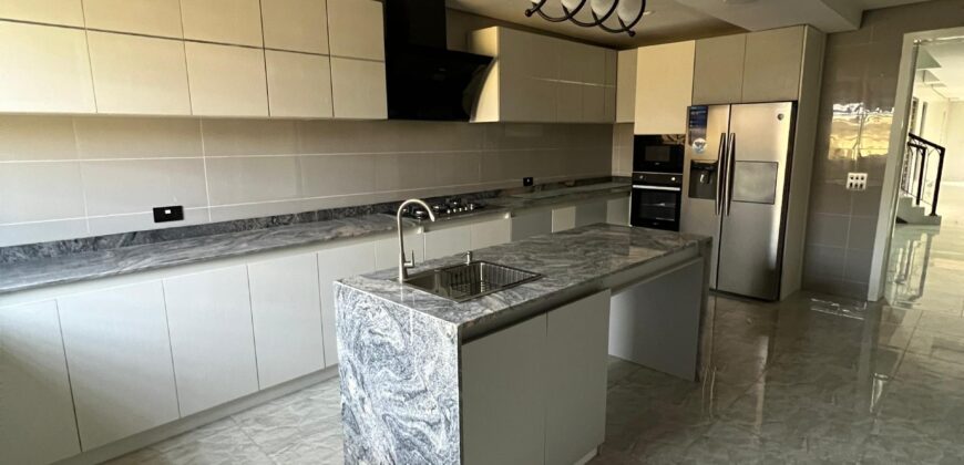 Luxurious 4 Bedroom Semi furnished Duplex for Sale