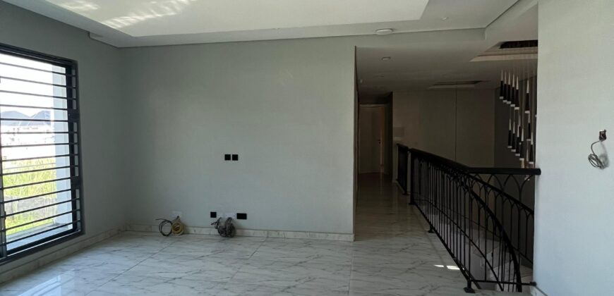 Luxurious 4 Bedroom Semi furnished Duplex for Sale